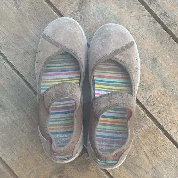 Most comfortable Dansko shoes - Picture 4 of 6